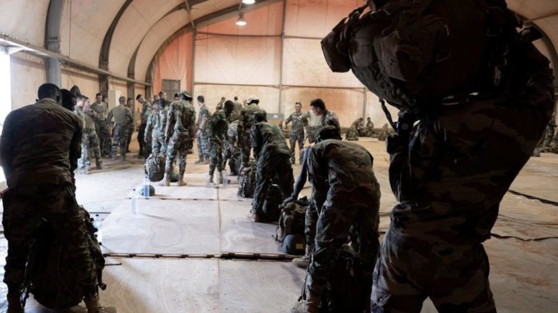 Niger : Le retrait des troupes françaises et le rapatriement de l’ambassadeur annoncés par Emmanuel Macron